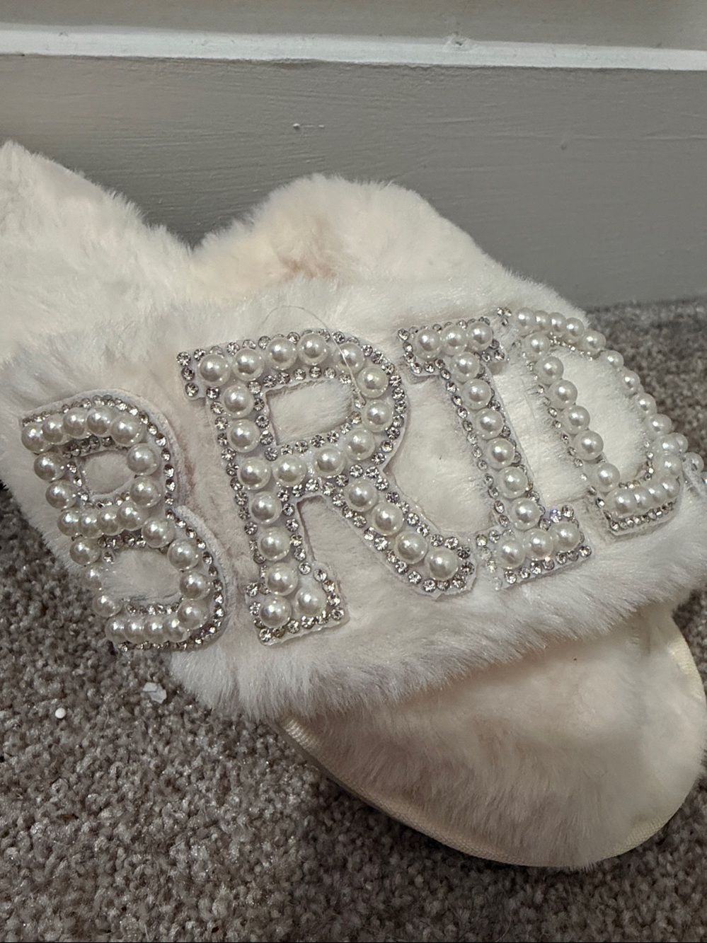 BRIDE slippers faux fur soft plush fuzzy bling size 8 off white